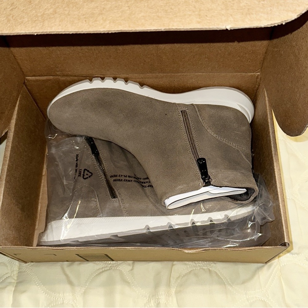 Easy Spirit Ives Leather Suede Booties NIB SZ 10